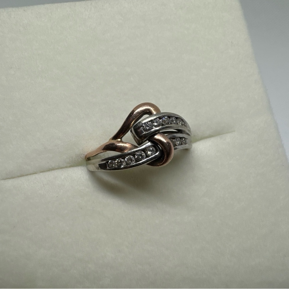 Vintage 10k Rose/White Two Tone Gold Heart Diamond Ring Sz 7.25 Twisted Design
